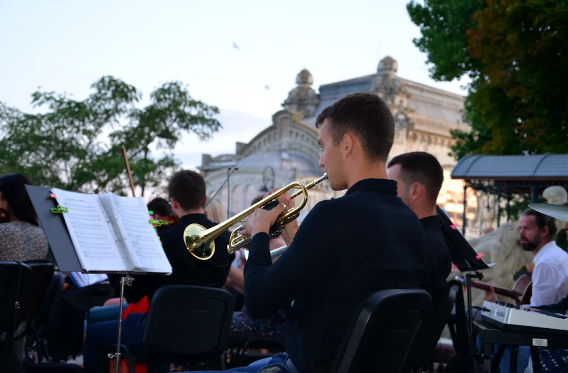 Academia de Muzică din Cluj-Napoca cântă serile pe faleza din Constanţa Sursa Sunset Sea-mphony