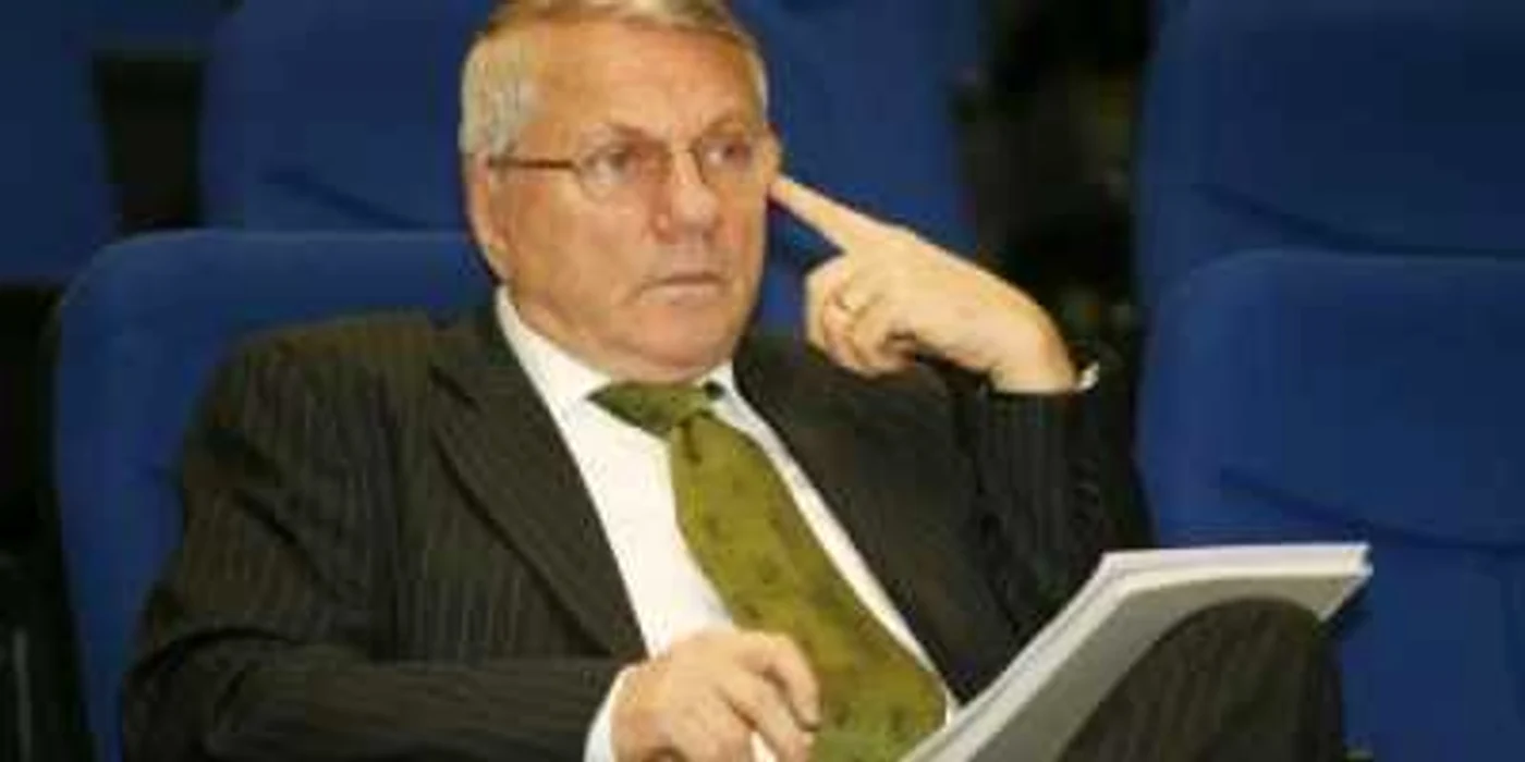 Mircea Rădulescu l-a ajutat pe Adrian Mititelu să găsească înlocuitor pentru Daniel Mogoşanu