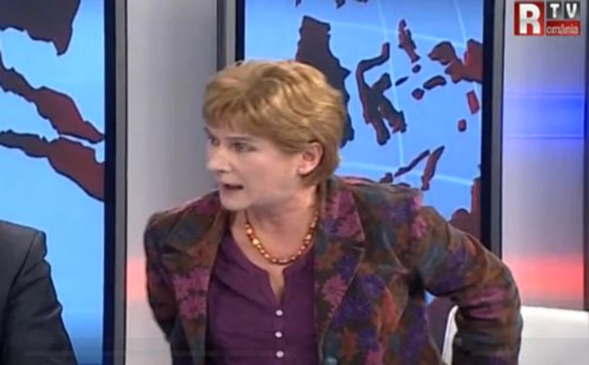 
    Andreea Pora, adusă la exasperare de Gigi Becali.  