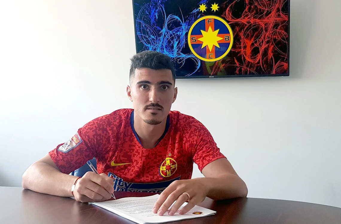 
    Marius Briceag a semnat cu FCSBFoto: Facebook/FCSB  