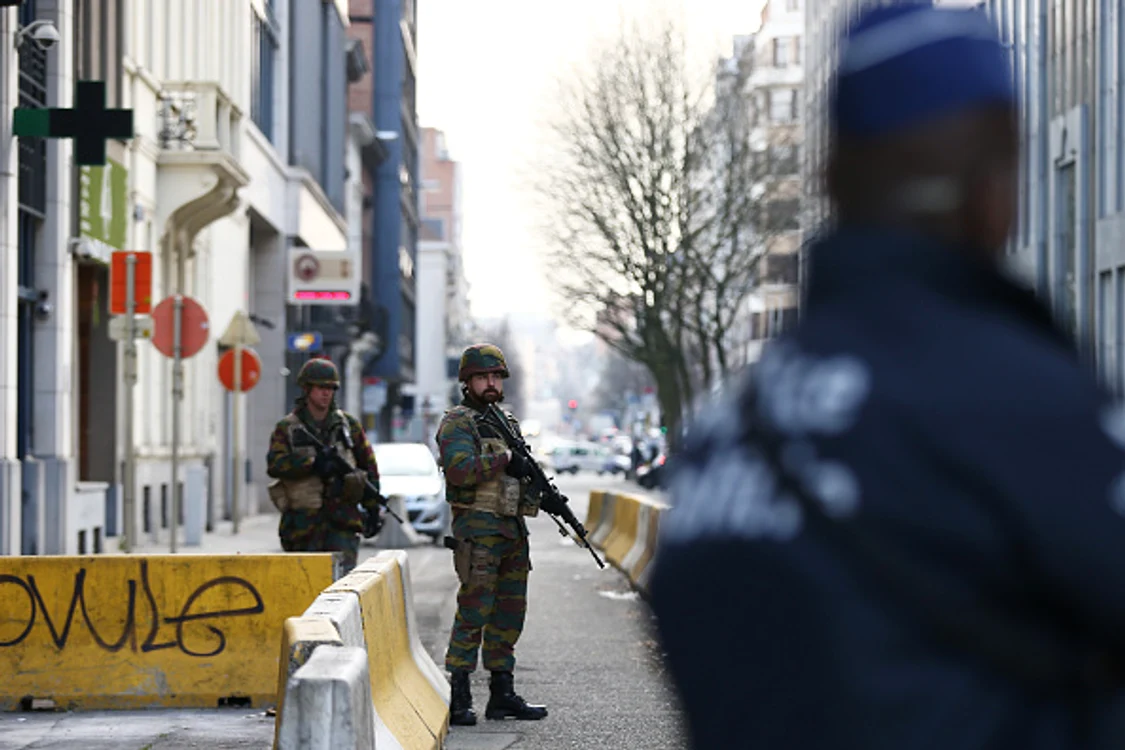 
    Alertă cu bombă la un centru comercuial din BruxellesFoto Getty  