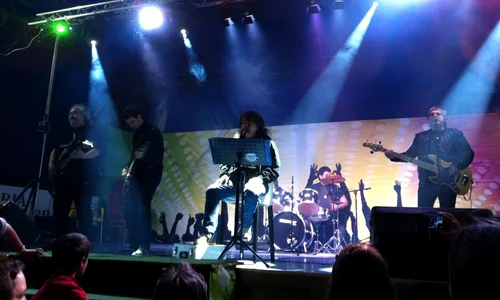 Trupa Pact în concert jpeg