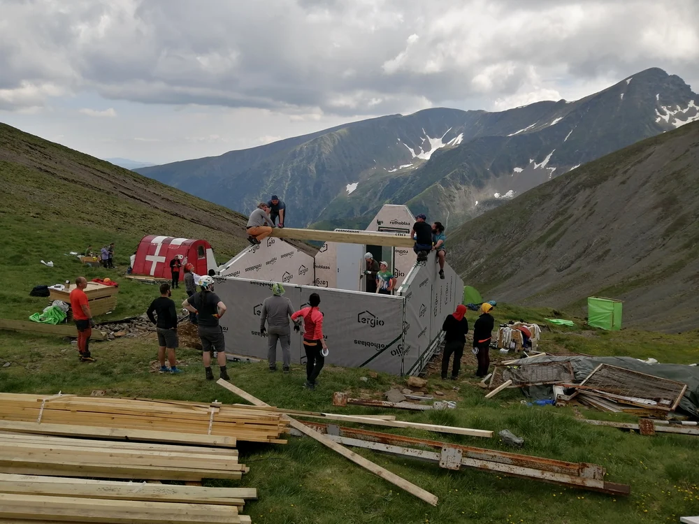 Construcția refugiului a început în 2021 FOTO Asociația Montană Carpați