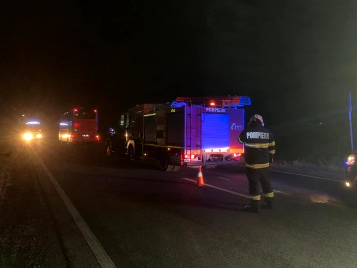 Echipajele ISU Dobrogea sunt la locul accidentului. FOTO ISU Dobrogea