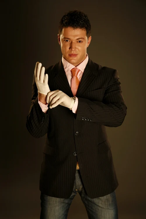 Victor Slav a prezentat și “Frumusețe pe muchie de cuțit” (2009), tot la PRO TV