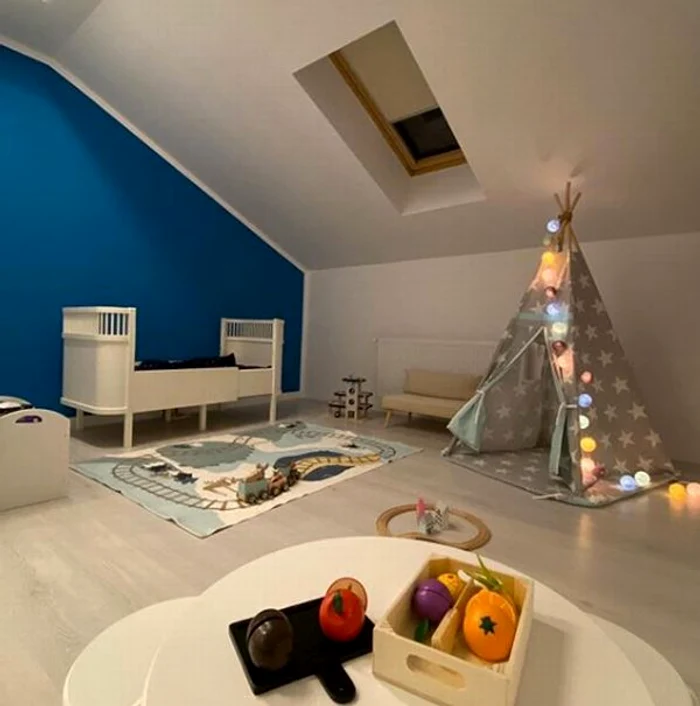 Copiii Ancăi Serea, fascinaţi de amenajările camerelor din noua lor casă 