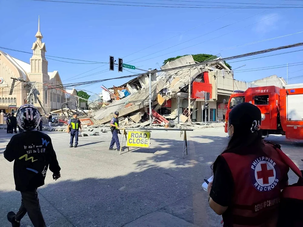 Mai multe clădiri s-au prăbușit în urma seismului/FOTO:X