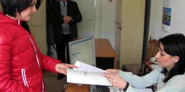 Părinţii vor merge la şcoli să-şi înscrie copiii