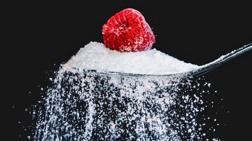 Zahărul după masă crește riscul de Alzheimer: cum creșterile bruște ale glicemiei pun creierul în pericol