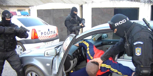 Clanul Ratză "face legea" în cartierul Giuleşti