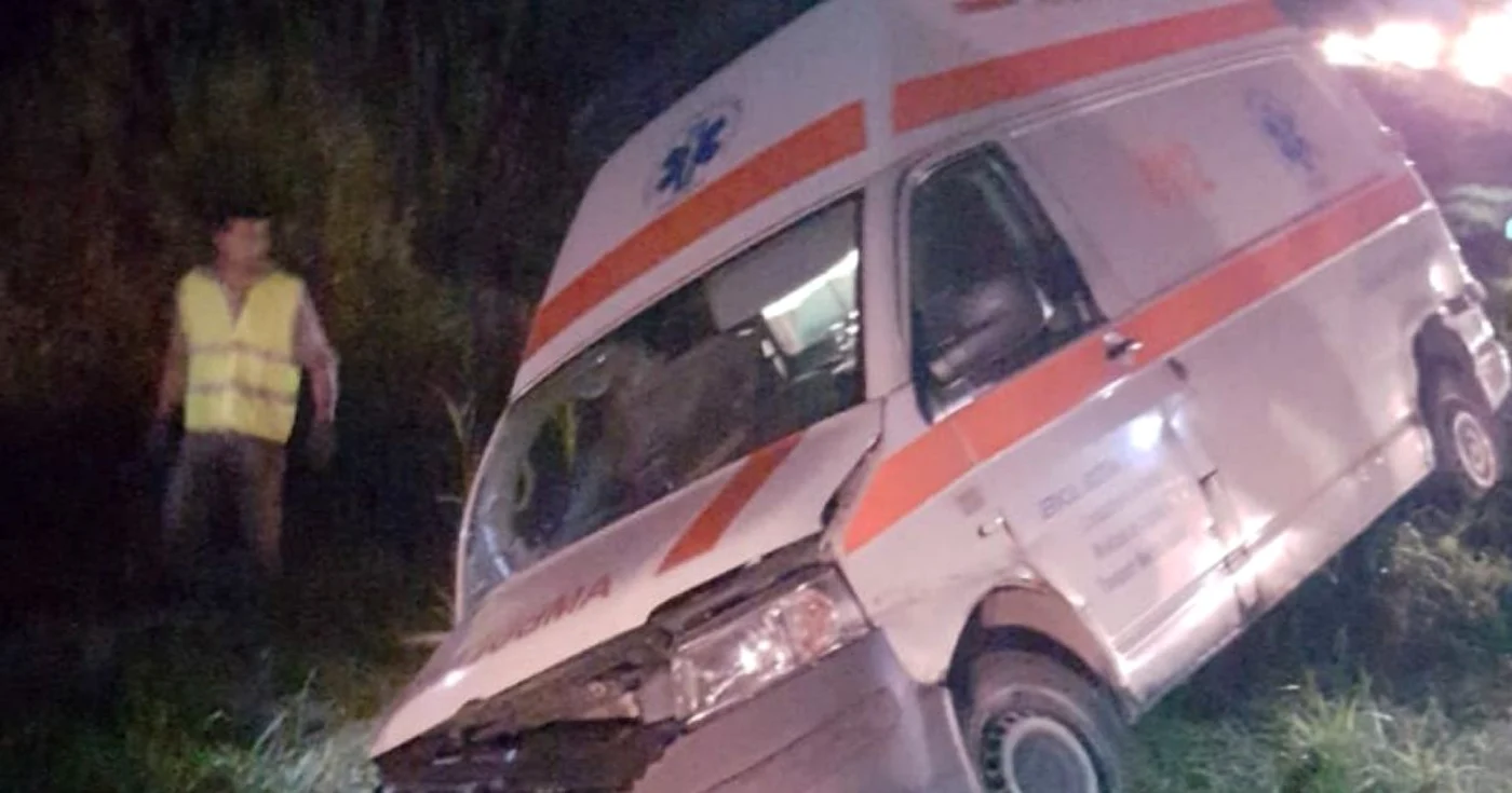 Şoferul salvării avea o alcoolemie de 0,97 mg/l alcool în aerul expirat. Foto: IPJ Braşov