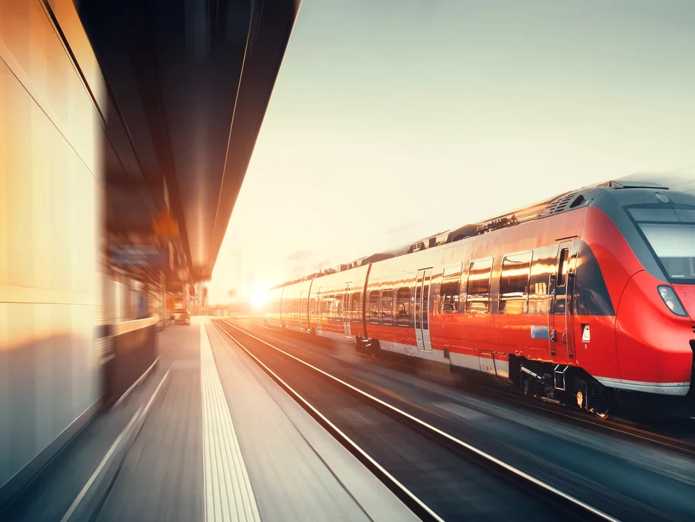 Tren de mare viteză. FOTO arhivă Shutterstock