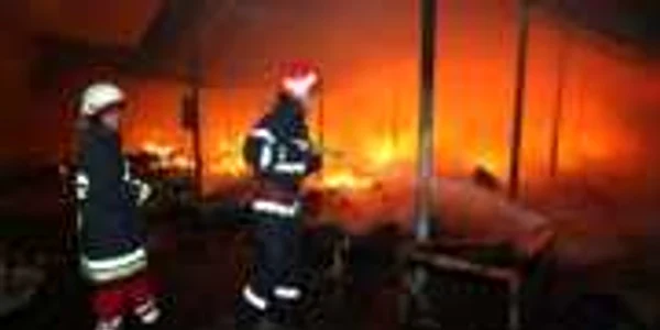 Pompierii au reuşit să stingă focul în 40 de minute