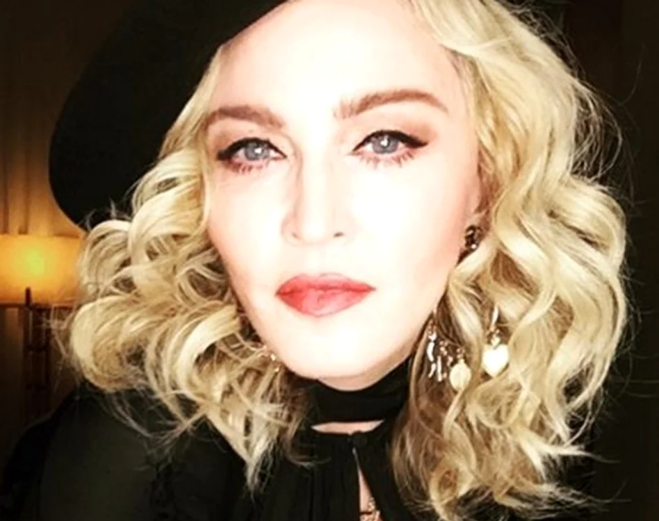
    Madonna le-a arătat fanilor cum o susține pe Hillary Clinton în cursa pentru Casa AlbăFoto Instagram  