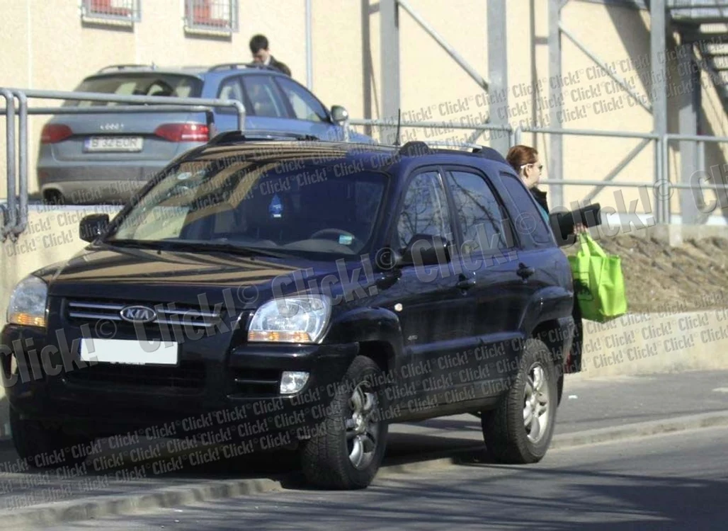 Oana Roman a fost la cumpărături singură. (Foto: Cezar Preda)