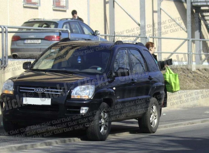 Oana Roman a fost la cumpărături singură. (Foto: Cezar Preda)