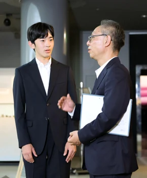 Prințul Hisahito la comemorarea atacului de la Hiroshima. FOTO: Profimedia