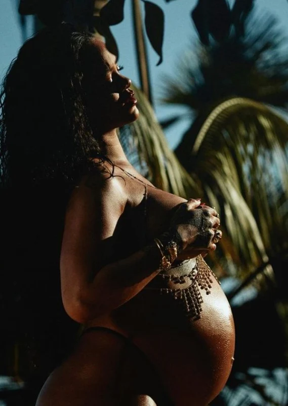 Rihanna a devenit mamă pentru prima dată în mai 2022. Foto Instagram/ badgalriri