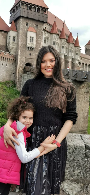 Paula Seling si fetita ei Foto Facebook Arhiva personala jpg