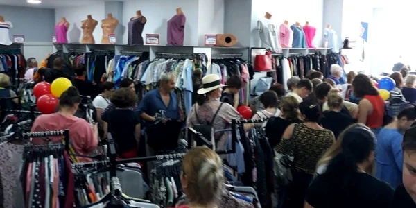 magazin second hand Onesti imbulzeala FOTO unupetrotus.ro 5