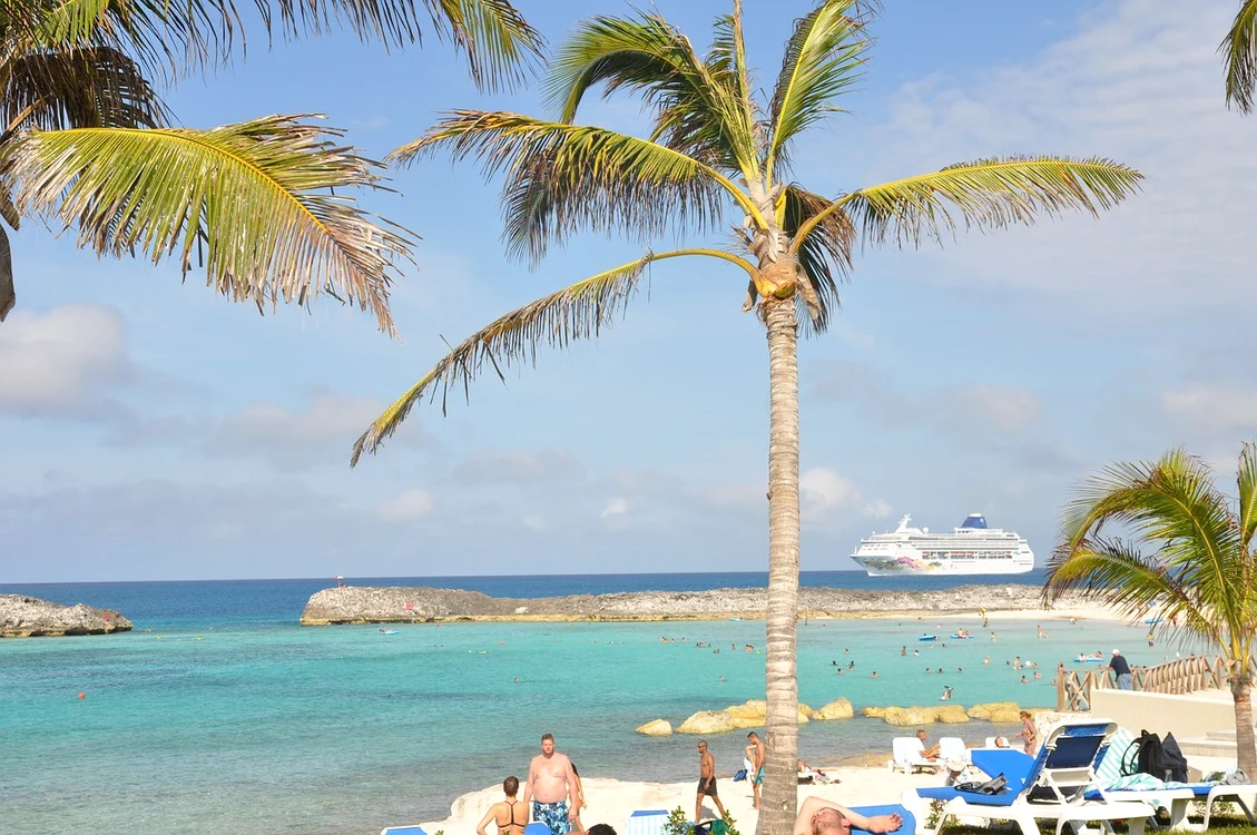 Bahamas e una dintre destinațiile turistice de lux din Caraibe. FOTO Pixabay
