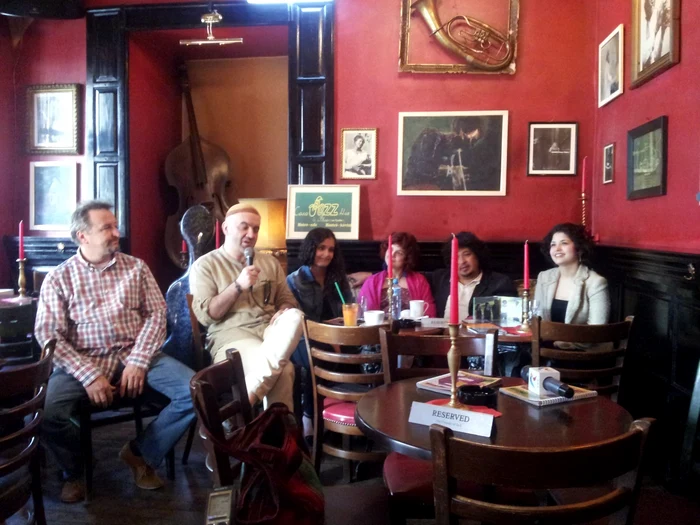 Formaţia spaniolă a vorbit cu presa clujeană. FOTO: Remus Florescyâu