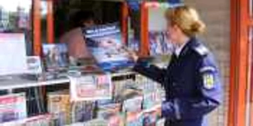 Afișele și pliantele sunt distribuite în locurile cu vizibilitate