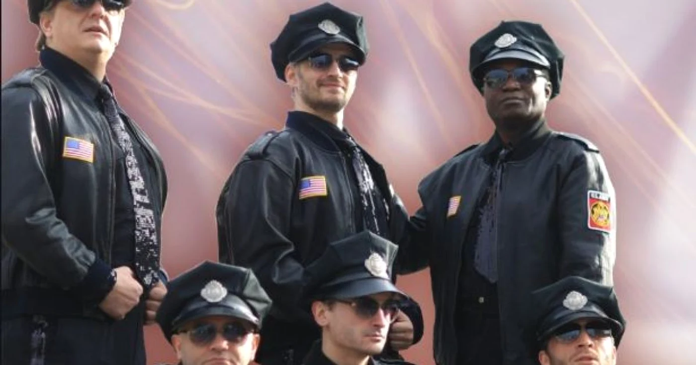 Cei şase şomeri din musicalul "The Full Monty" FOTO: Teatrul Naţional din Timişoara