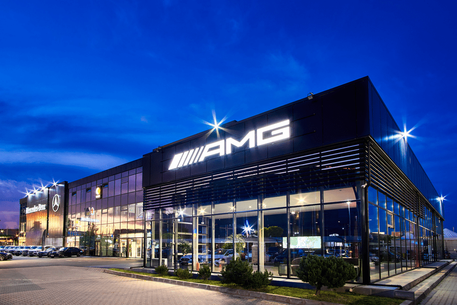 Mercedes-Benz inaugurează primul showroom concept MAR20X din România