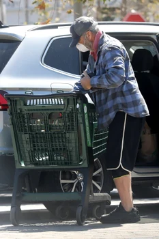 1 mel gibson la cumparaturi 4 jpg jpeg