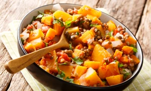 Tocanita cu linte si dovleac Sursa foto shutterstock 1521090608 jpg