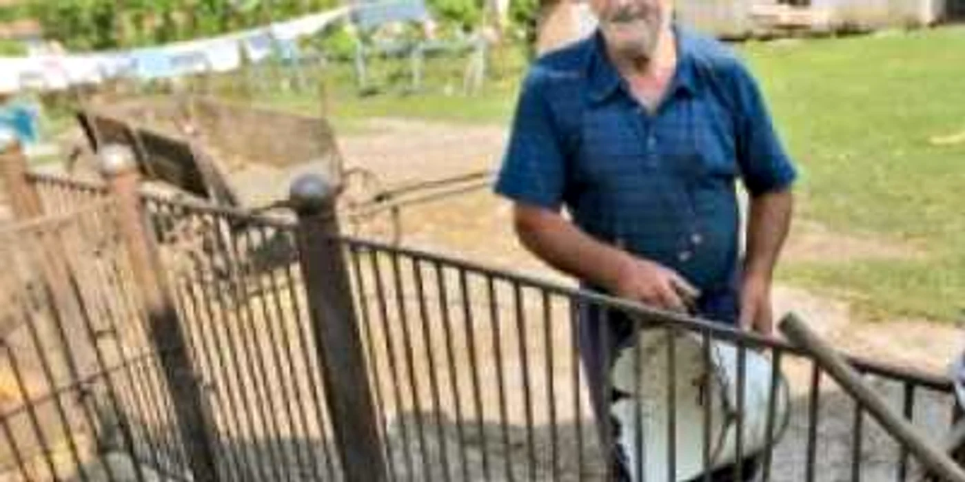 Farmers’ milk, cheaper than water!