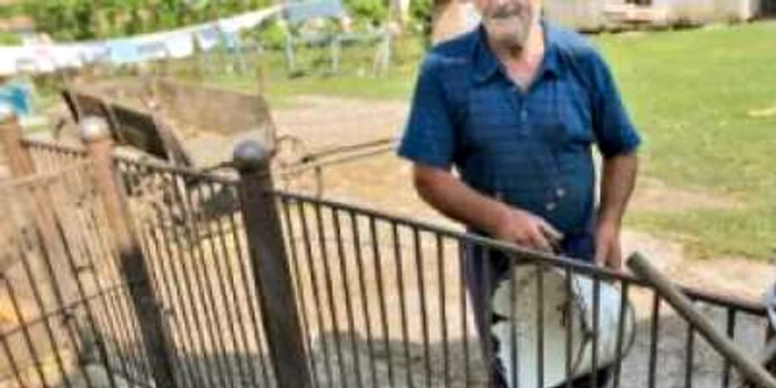 Farmers’ milk, cheaper than water!