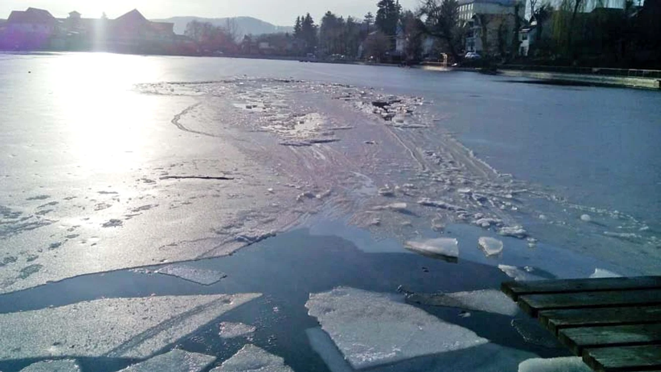 Aici au căzut un copil de 9 ani  şi mătuşa lui, de 40 de ani