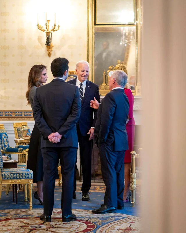 Regina Rania, Regele Abdullah și Prințul Hussein al Iordaniei au fost primiți la Casa Albă de Joe Biden și Jill Biden. FOTO: Casa Albă
