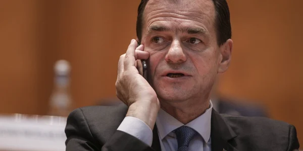 Parlament - şedinţă comună - vot învestire guvern Orban - Ludovic Orban / FOTO Inquam Photos / Octav Ganea / 4 nov 2019