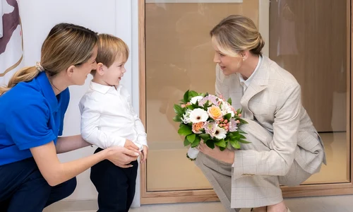 Charlene și Albert de Monaco în vizită la creșă 4 foto FB jpg