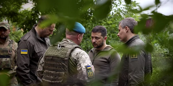 Zelenski a mers pe linia frontului din Donețk pe 23 mai FOTO EPA-EFE