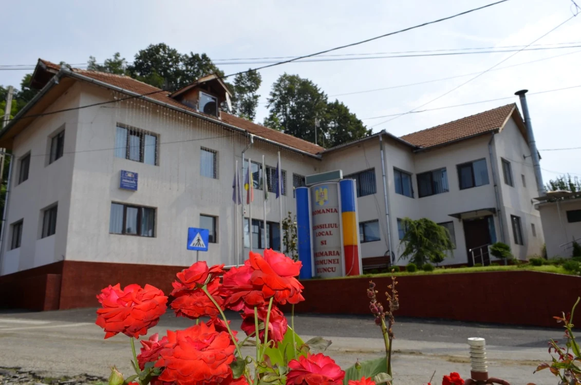 Primăria comunei Runcu oferă 50 de camere pentru cazarea refugiaţilor  FOTO runcugorj.ro