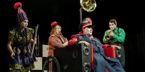 clowns foto teatrulioncreanga.ro