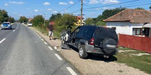 Accident pe DN 64 în Ioneşti - Vâlcea - victimă în stare foarte gravă rănit de un şofer la un pas de comă alcoolică Foto Adevărul