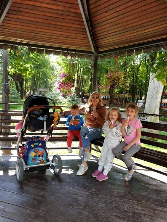 18 mirela vaida vacanta cu copiii in moldova natala targu frumos 10 jpg jpeg