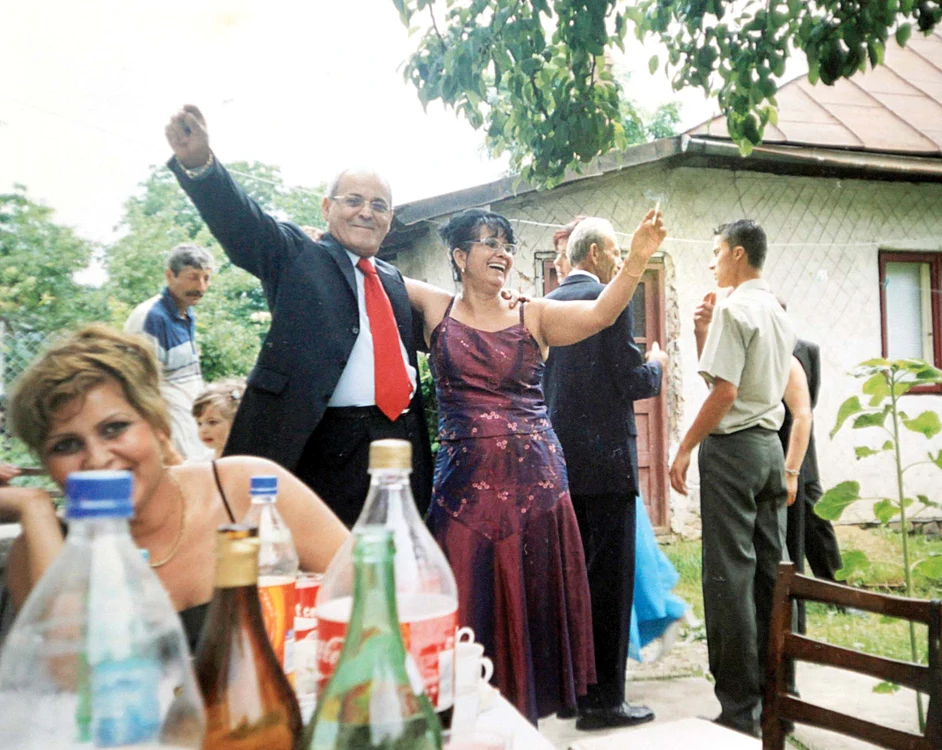 Soţii Elena şi  Nelu Ploieşteanu  erau  sufletul  petrecerilor