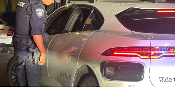 masina fara sofer waymo  jpg