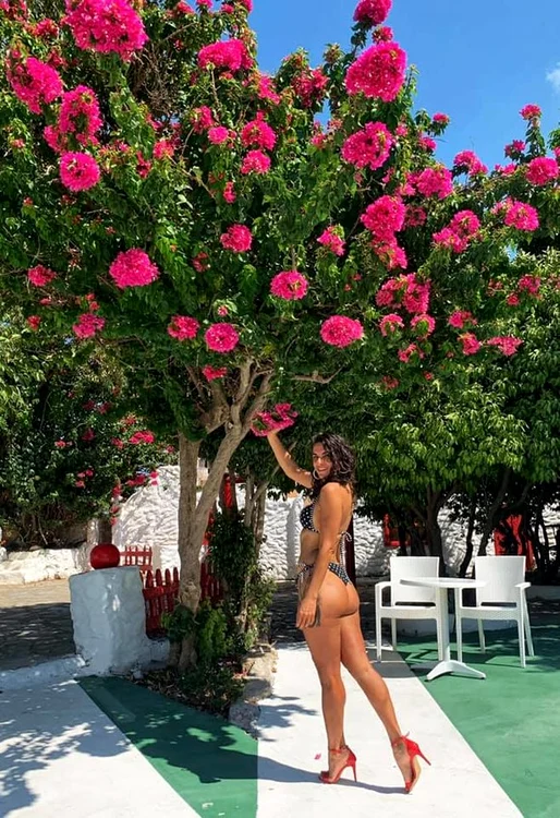 Mihaela Coșerariu se distrează în insula Rodos, Greciafoto: Facebook