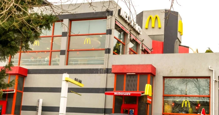 Restaurant McDonald’s la Baku Azerbaidjan FOTO Shutterstock