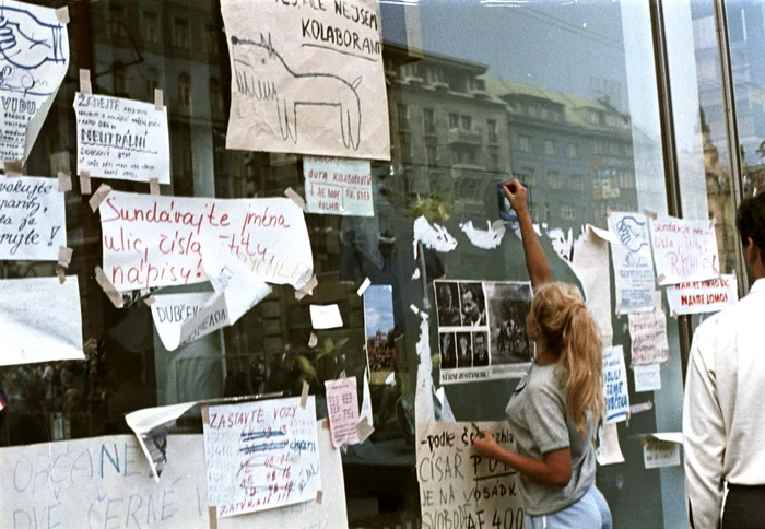 1968, anul pancartelor, sloganurilor, graffitiurilor. FOTO: Profimedia