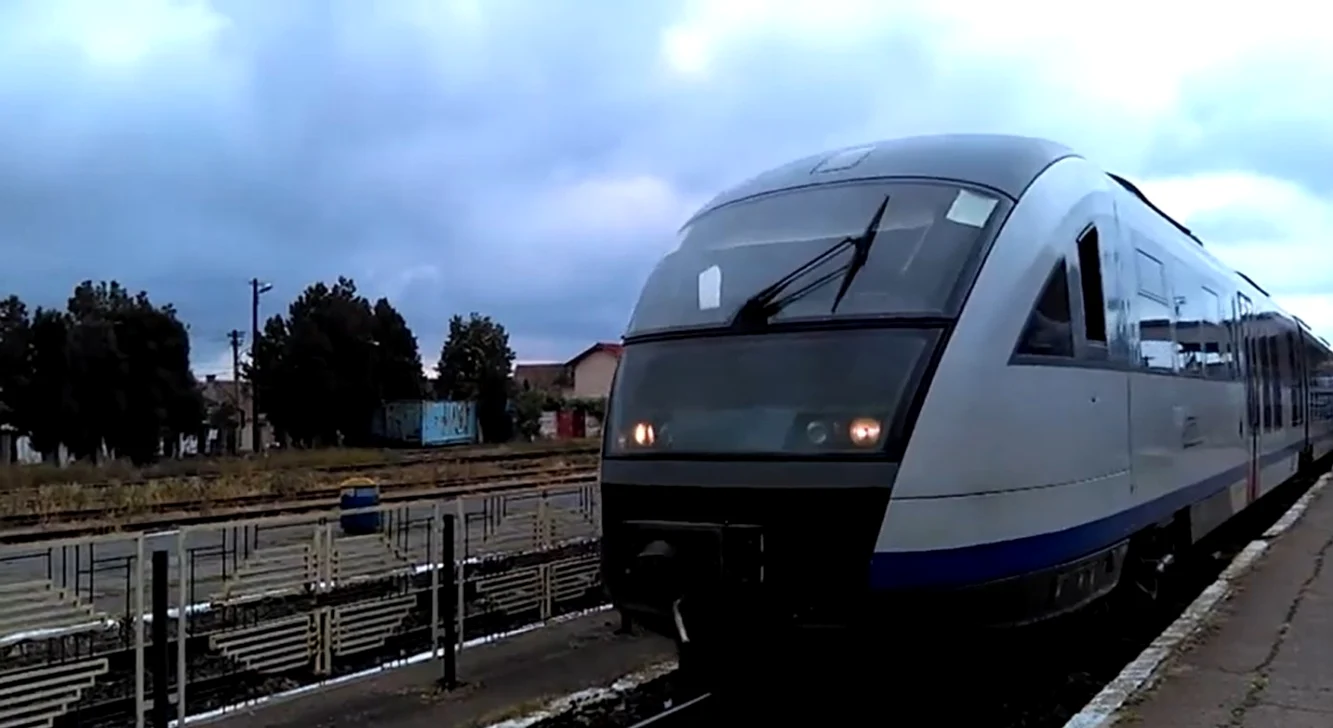 Un bărbat aflat pe un ATV a fost lovit de un tren regio Foto: Arhivă