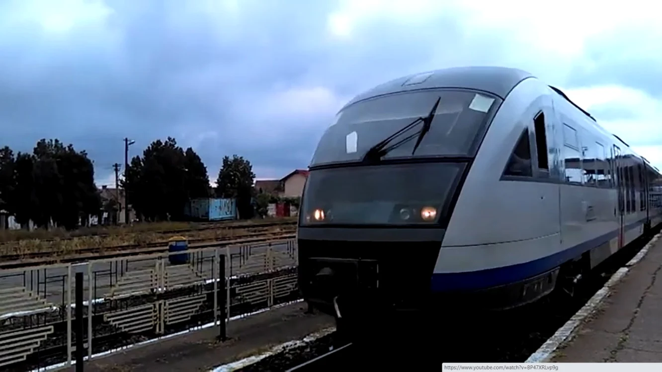Femeie lovită în Râmnicu Vâlcea de un tren Regio care circula pe relaţia Craiova - Sibiu Foto Adevărul  