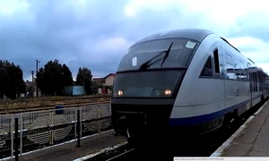 Femeie lovită în Râmnicu Vâlcea de un tren Regio care circula pe relaţia Craiova - Sibiu Foto Adevărul  